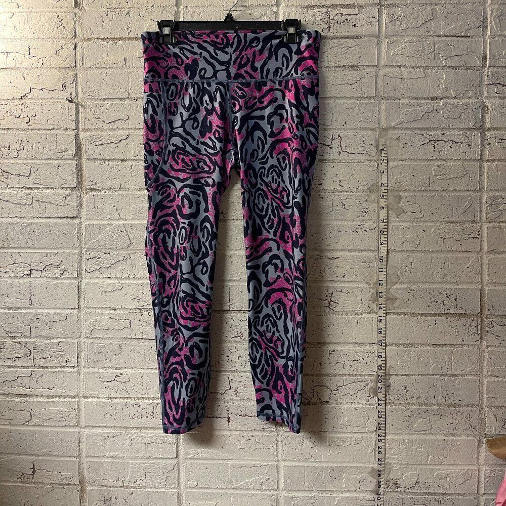 Under Armour HeatGear Compression Leggings | Pink & Gray Camo Print | Size LG